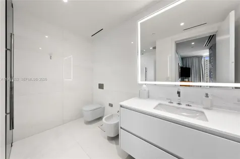 300 Biscayne Boulevard Way Miami FL 33131
