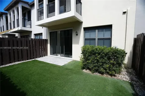 10468 NW 61st Lane Doral FL 33178