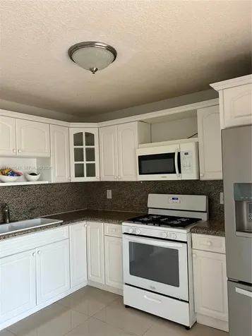 15065 SW 108 Te Miami FL 33196