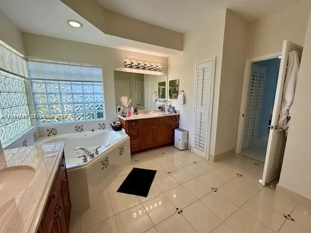 10261 NW 54th Place Coral Springs FL 33076