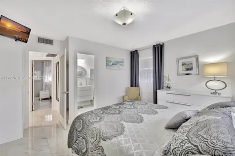 4705 NW 35th Street Lauderdale Lakes FL 33319
