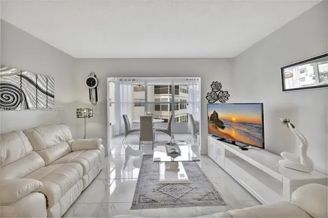 4705 NW 35th Street Lauderdale Lakes FL 33319