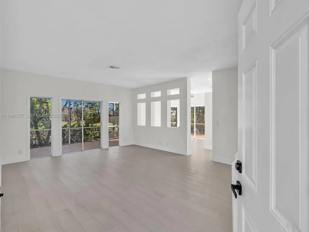 11407 Lakeview Drive Coral Springs FL 33071