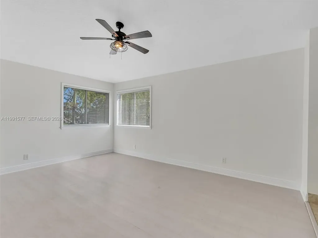 11407 Lakeview Drive Coral Springs FL 33071
