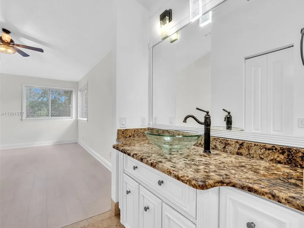 11407 Lakeview Drive Coral Springs FL 33071