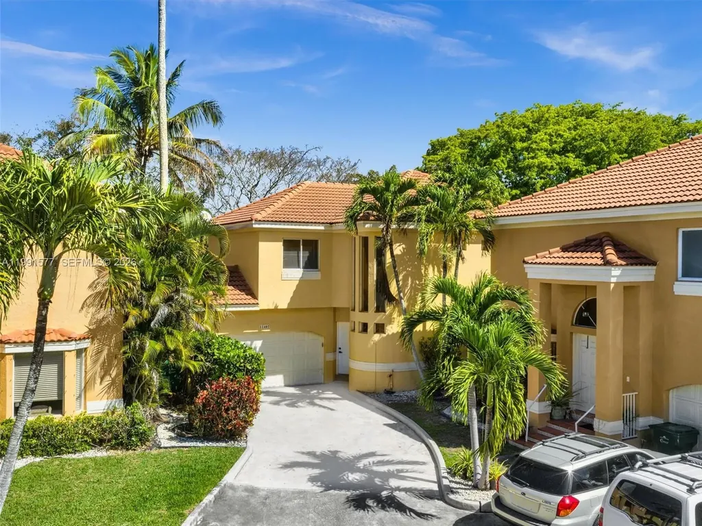 11407 Lakeview Drive Coral Springs FL 33071
