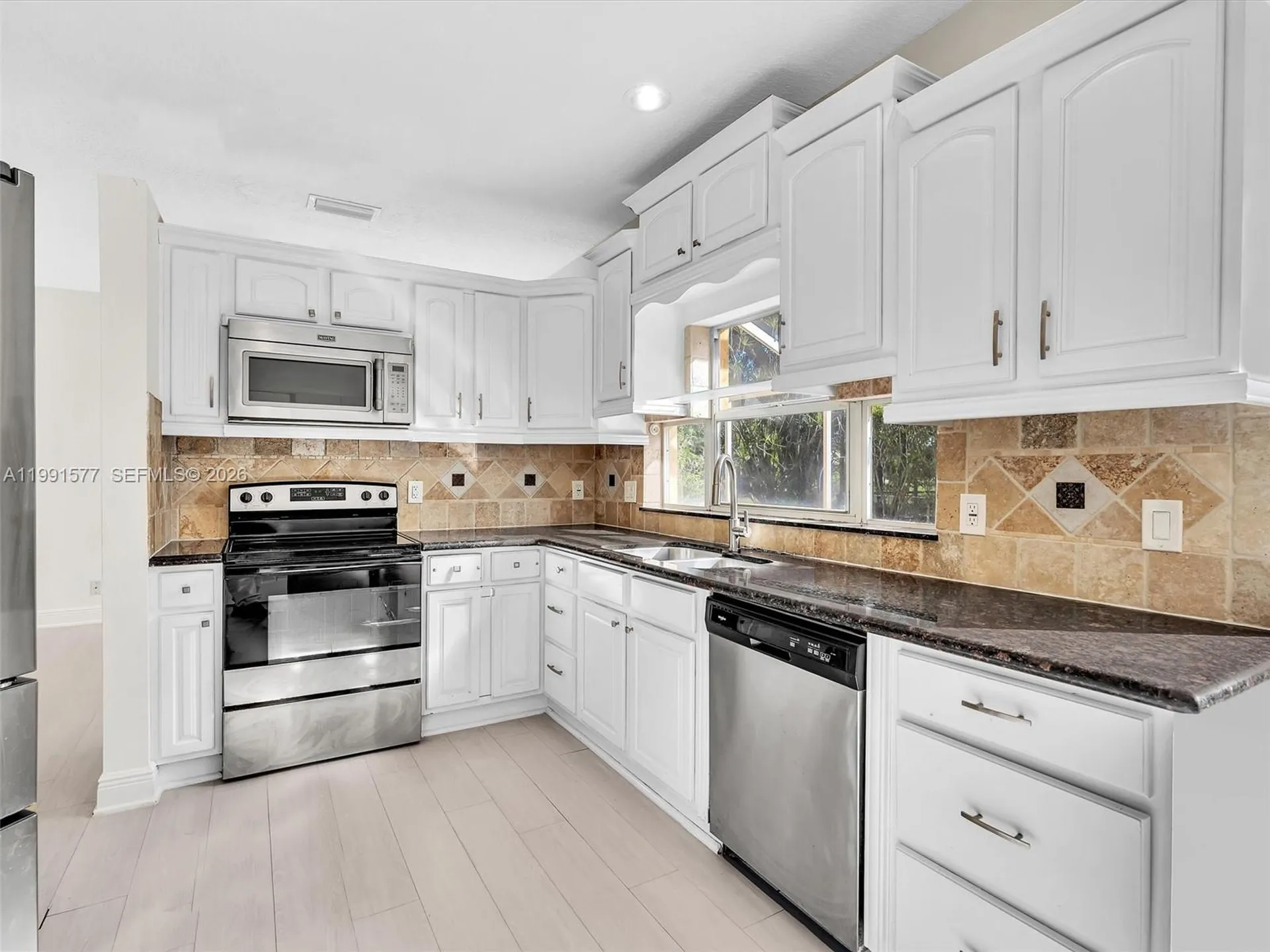 11407 Lakeview Drive Coral Springs FL 33071