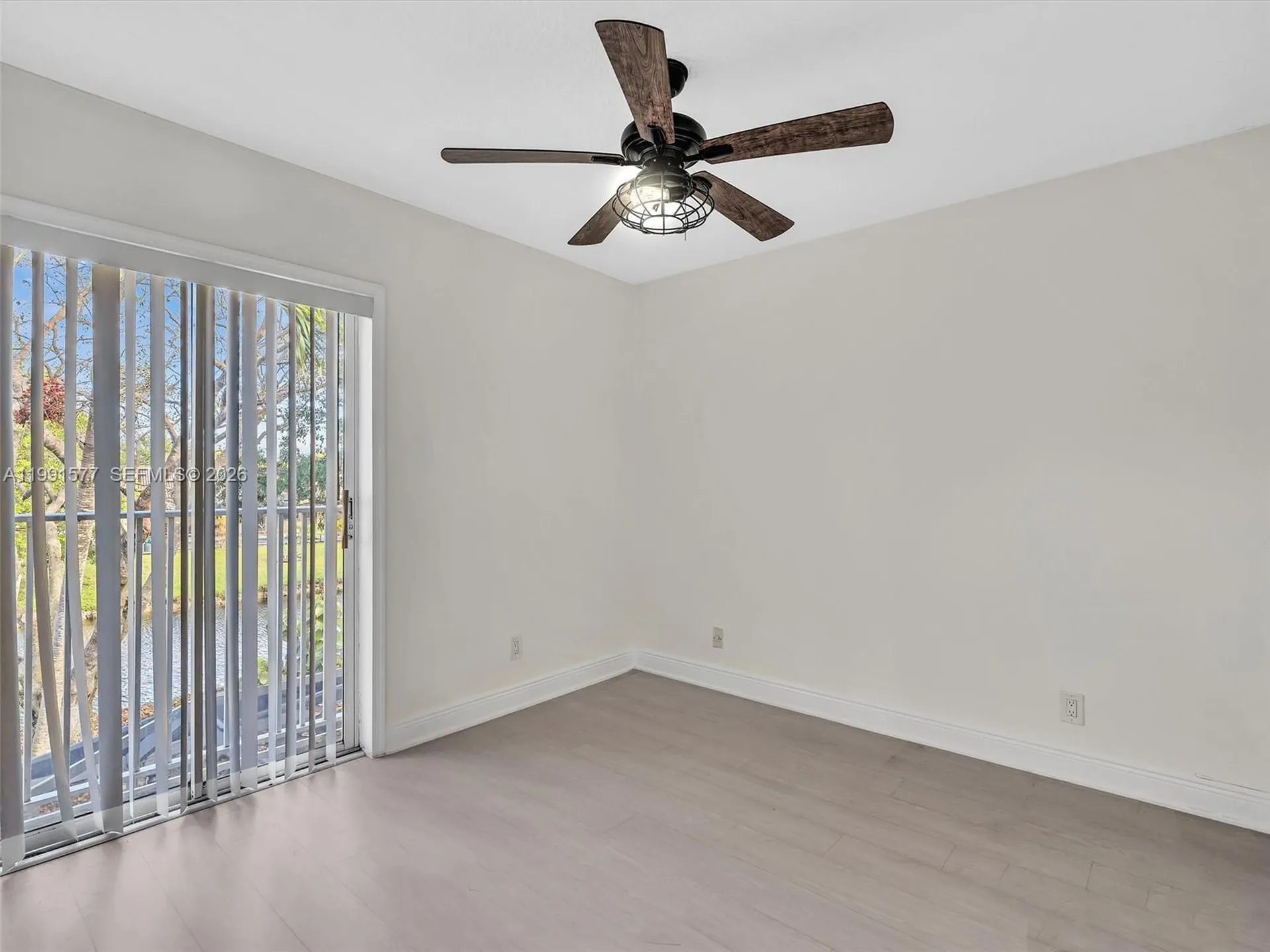 11407 Lakeview Drive Coral Springs FL 33071