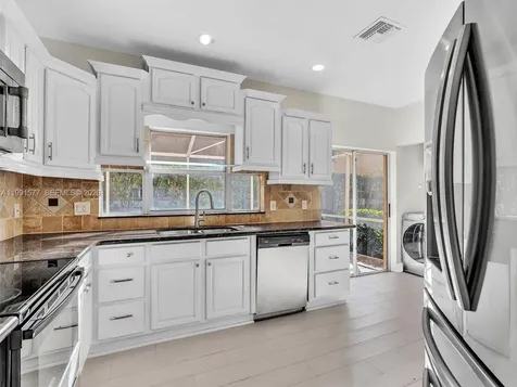 11407 Lakeview Drive Coral Springs FL 33071