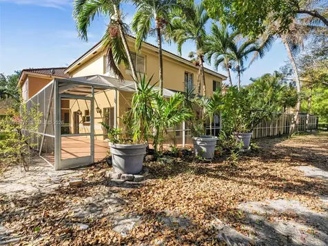11407 Lakeview Drive Coral Springs FL 33071