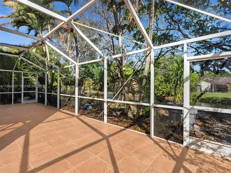 11407 Lakeview Drive Coral Springs FL 33071