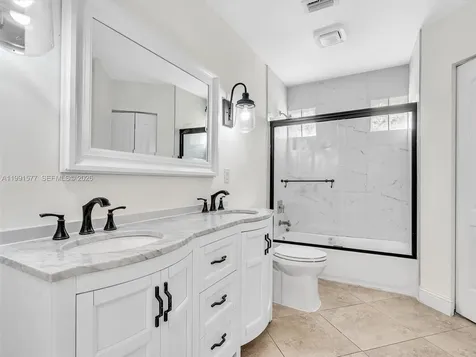 11407 Lakeview Drive Coral Springs FL 33071
