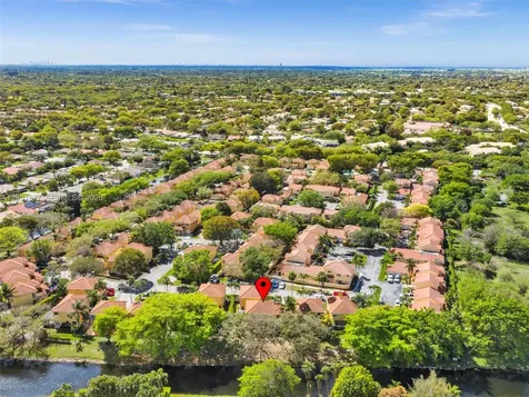 11407 Lakeview Drive Coral Springs FL 33071