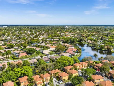 11407 Lakeview Drive Coral Springs FL 33071