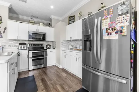 695 SE 30th Drive Homestead FL 33033