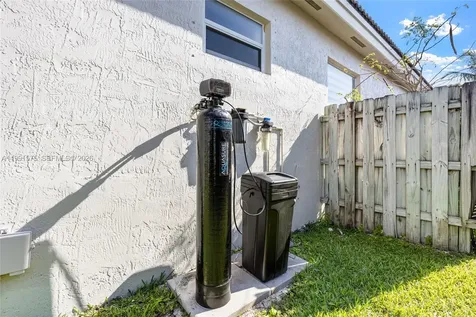 695 SE 30th Drive Homestead FL 33033