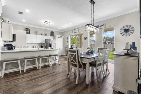 695 SE 30th Drive Homestead FL 33033