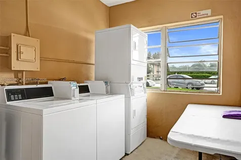 5325 SW 77th Court Miami FL 33155