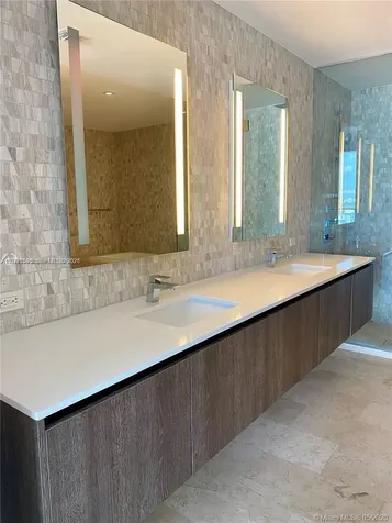 88 SW 7th Street Miami FL 33130