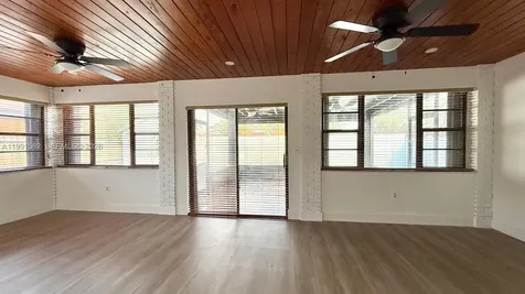 1547 SW 137th Place Miami FL 33184