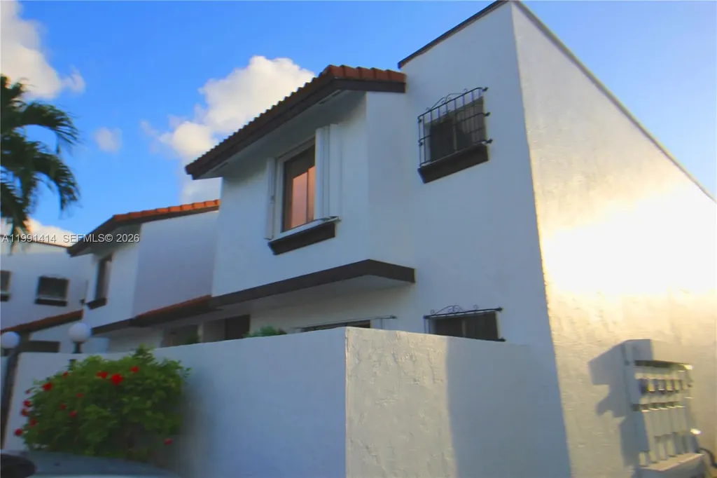 1221 SW 124th Court Miami FL 33184