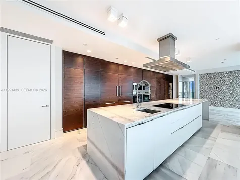19575 Collins Avenue Sunny Isles Beach FL 33160
