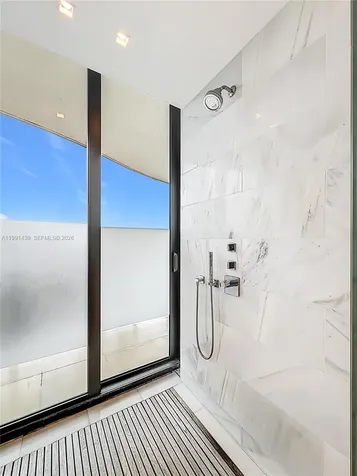 19575 Collins Avenue Sunny Isles Beach FL 33160