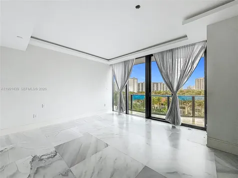 19575 Collins Avenue Sunny Isles Beach FL 33160