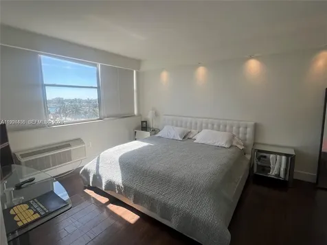 5313 Collins Avenue Miami Beach FL 33140