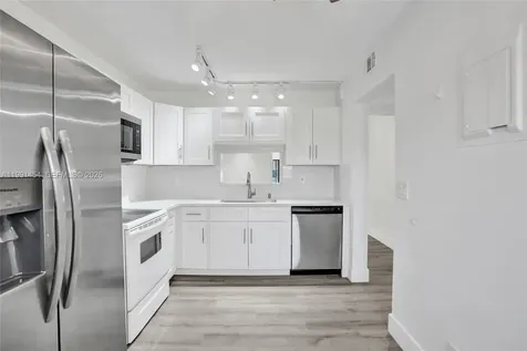 7951 Southgate Boulevard North Lauderdale FL 33068