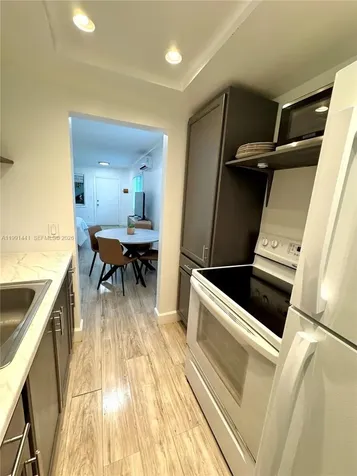740 11th Street Miami Beach FL 33139
