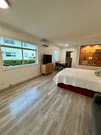 740 11th Street Miami Beach FL 33139