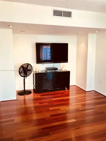 1330 West Avenue Miami Beach FL 33139