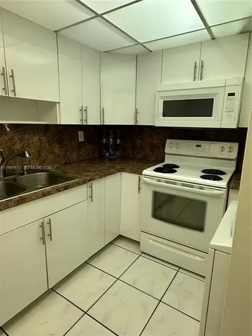 10090 NW 80th Court Hialeah Gardens FL 33016