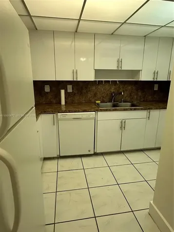 10090 NW 80th Court Hialeah Gardens FL 33016