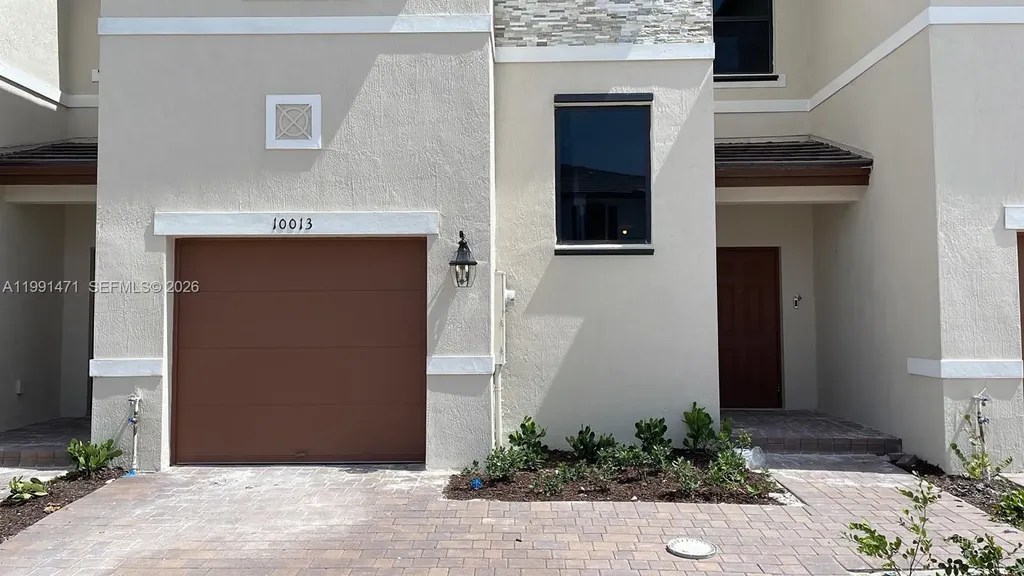 10013 SW 231 Lane Miami FL 33190