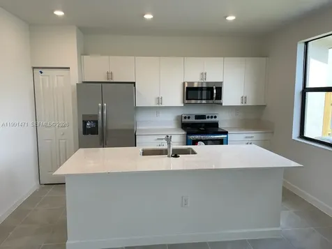 10013 SW 231 Lane Miami FL 33190