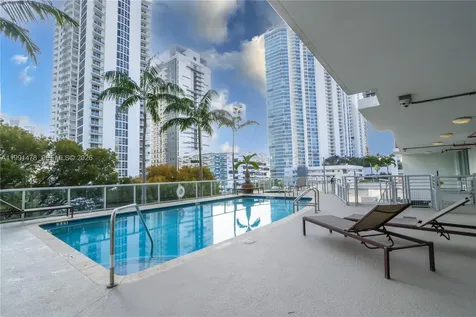 2200 NE 4th Avenue Miami FL 33137