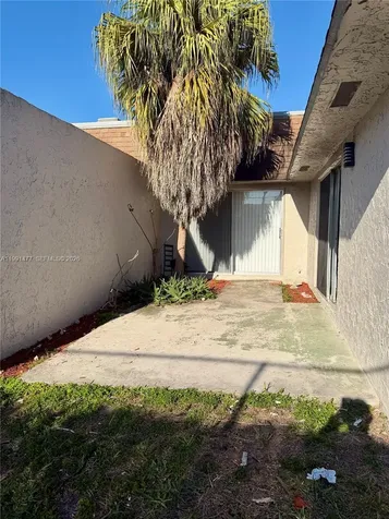 804 SW 73rd Avenue North Lauderdale FL 33068