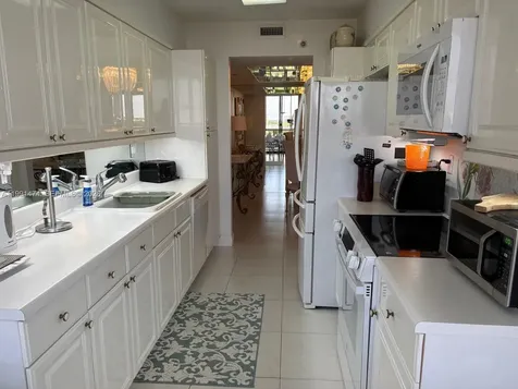 3600 Yacht Club Drive Aventura FL 33180