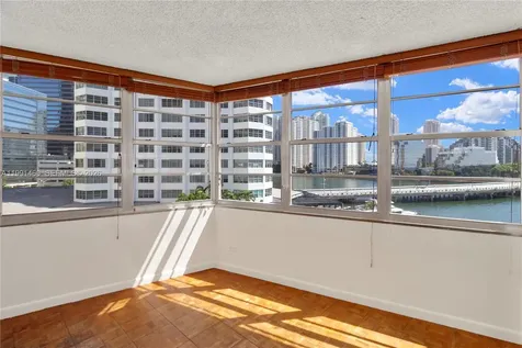 905 Brickell Bay Drive Miami FL 33131