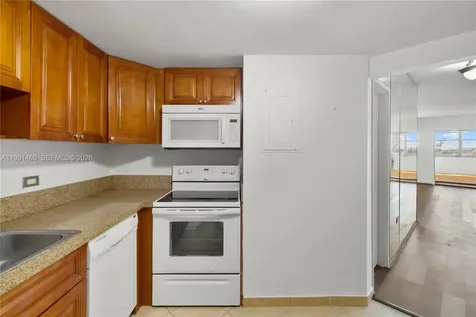905 Brickell Bay Drive Miami FL 33131