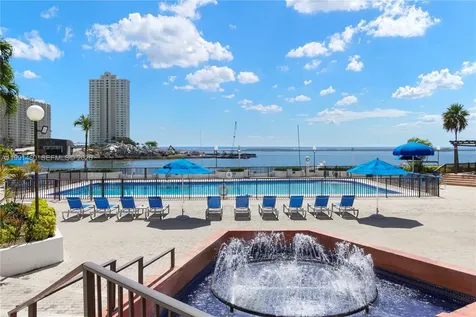 905 Brickell Bay Drive Miami FL 33131