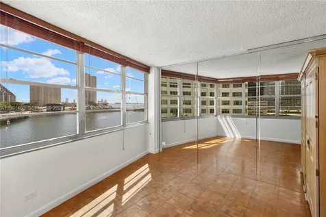 905 Brickell Bay Drive Miami FL 33131