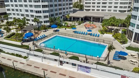 905 Brickell Bay Drive Miami FL 33131