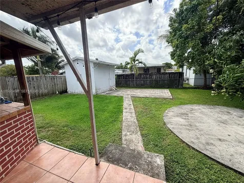 430 NW 60th Avenue Miami FL 33126