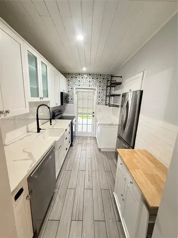 430 NW 60th Avenue Miami FL 33126