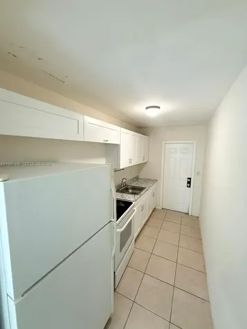 1055 NE 34th Court Oakland Park FL 33334