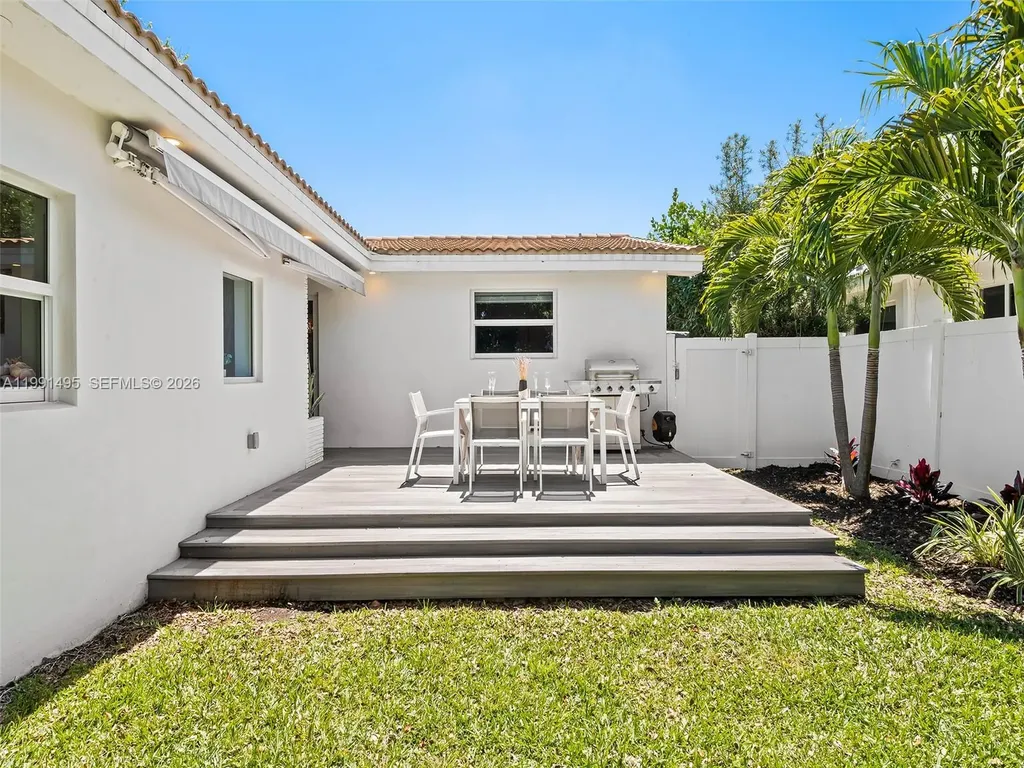 1203 Lincoln Street Hollywood FL 33019