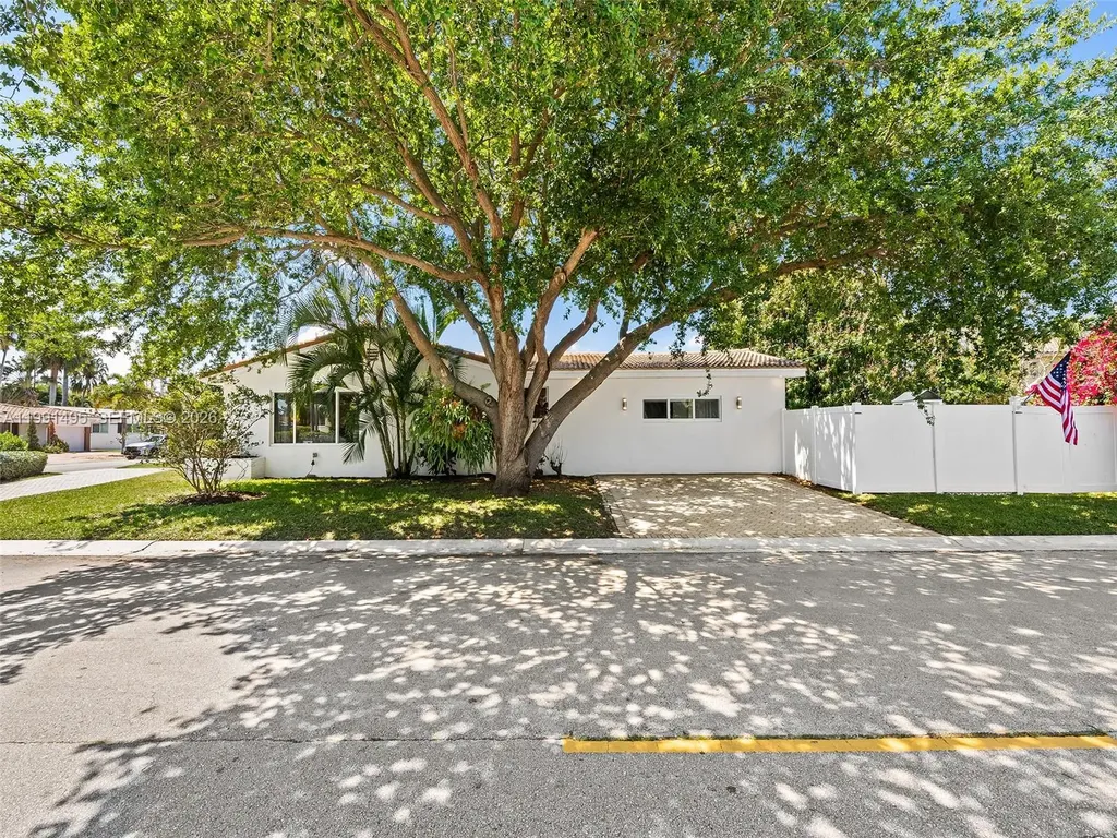 1203 Lincoln Street Hollywood FL 33019